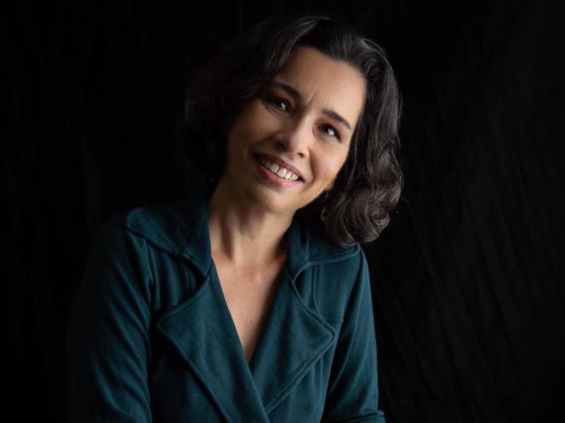 Entrevista – Ela é jornalista-poeta e trouxe a literatura para a varanda; conheça Tânia Ribeiro Roxo